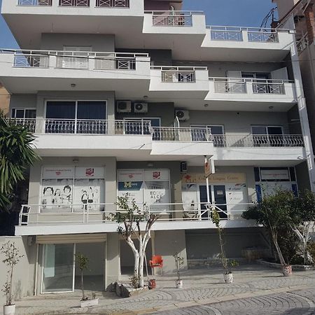 Olivias Apartments City Center Sarandë Exteriér fotografie